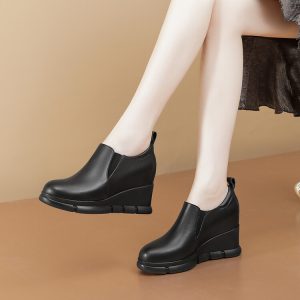 Women's Fashion Loafers in Beige and Black