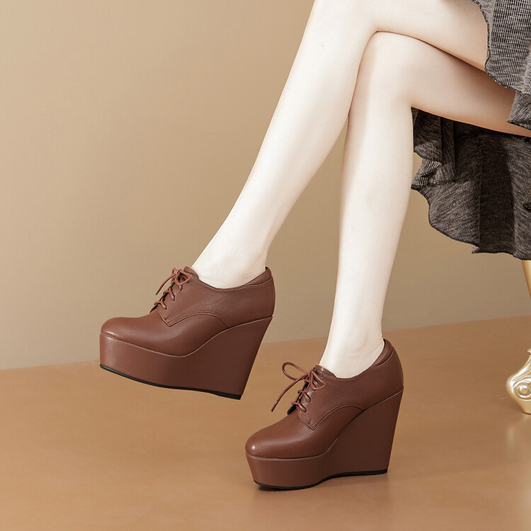 Women's Fashion Loafers in Top Grain Leather with Wedge Heel - Image 4